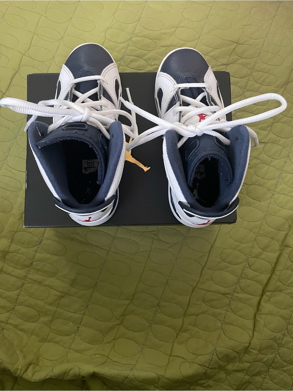 EUC Jordan Kids Navy and White High-Top Sneakers Size 12c - Picture 7 of 13